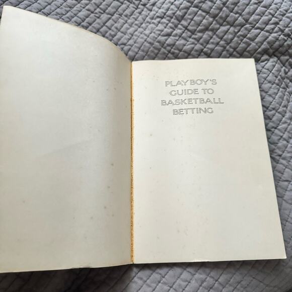 Playboy's guide to basketball betting Edwin Silberstang 1982 First Ed. paperback - Picture 5 of 11